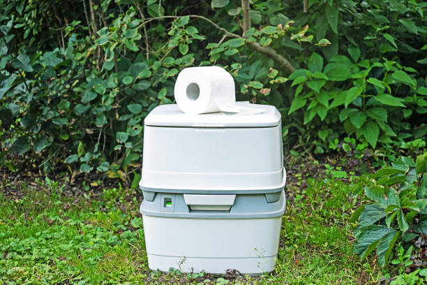 Best Portable restroom trailer rental  in Lansing, MI