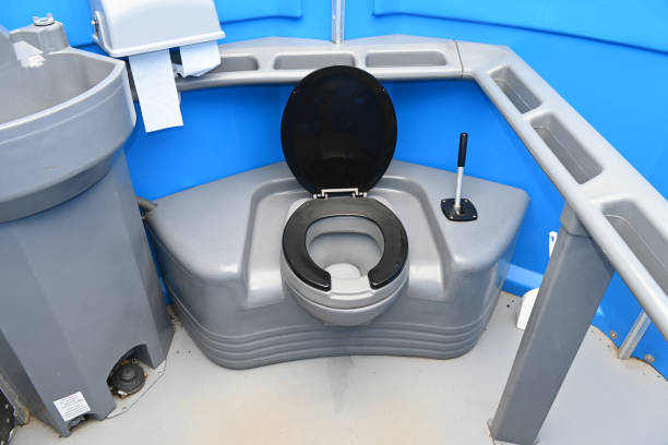 Best Porta potty delivery and setup  in Lansing, MI